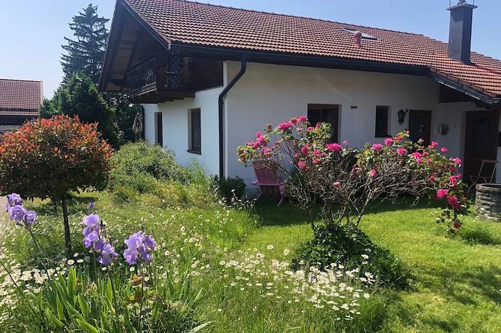 Ferienhaus für 2 Personen, mit Terrasse und Garten