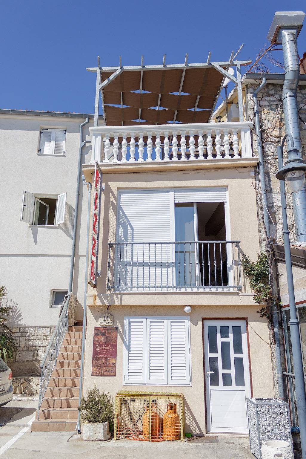 Ganze Wohnung, 3-Zimmer-Ferienwohnung am Strand Tribunj, Vodice A-4174-a in Tribunj, Šibenik-Knin