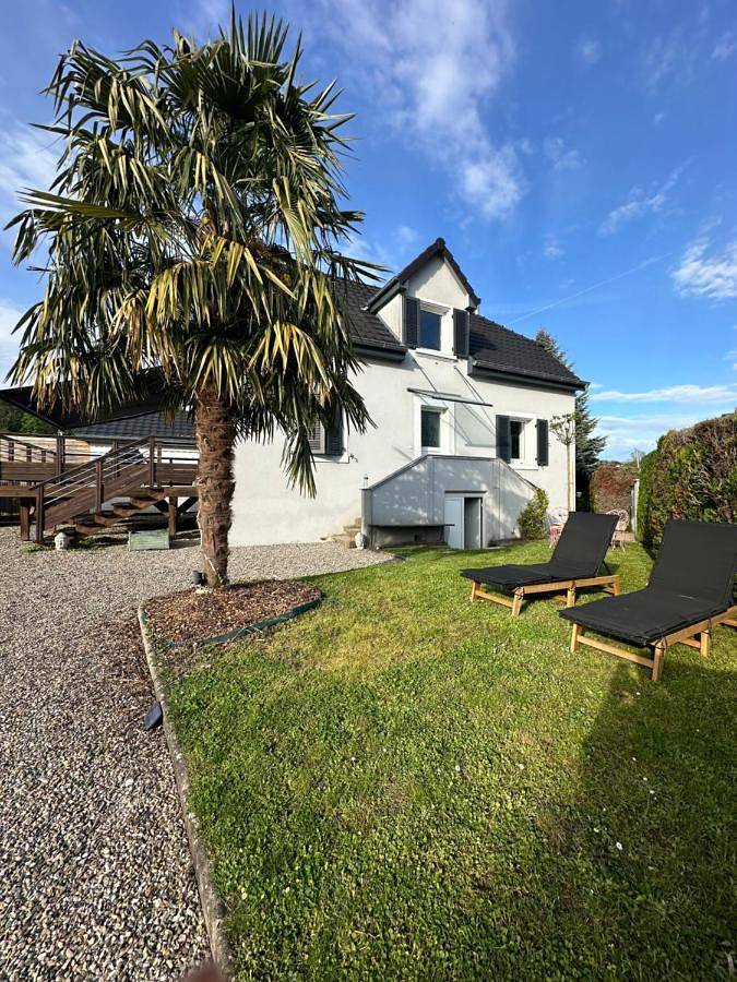Gîte pour 4 personnes, avec terrasse ainsi que jardin et piscine à Flaxlanden