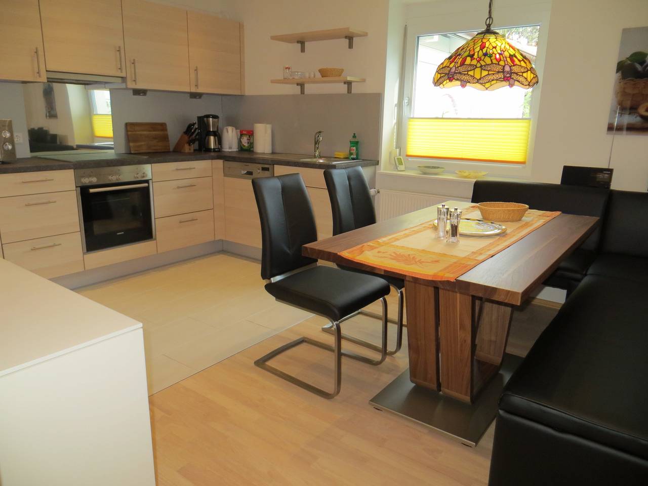 Ganze Wohnung, Ferienwohnung 2, 65qm, balkon, 1 schlafzimmer, max. 4 personen in Grenzach-Wyhlen, Südschwarzwald