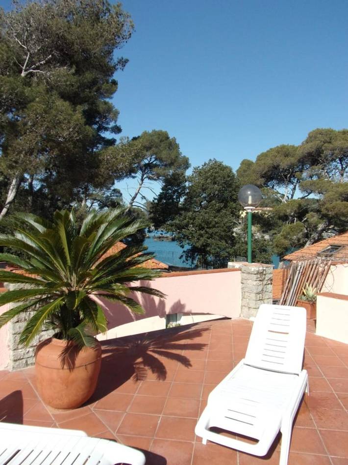 Hôtel pour 4 personnes, avec terrasse ainsi que jardin et piscine à Tellaro - 2