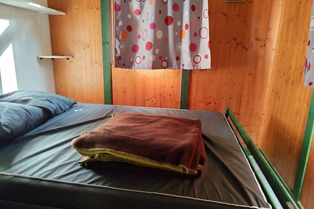 Chalet 2 étoiles - ccbgafd in La Tour-d'Auvergne, Regionaler Naturpark Volcans d'Auvergne