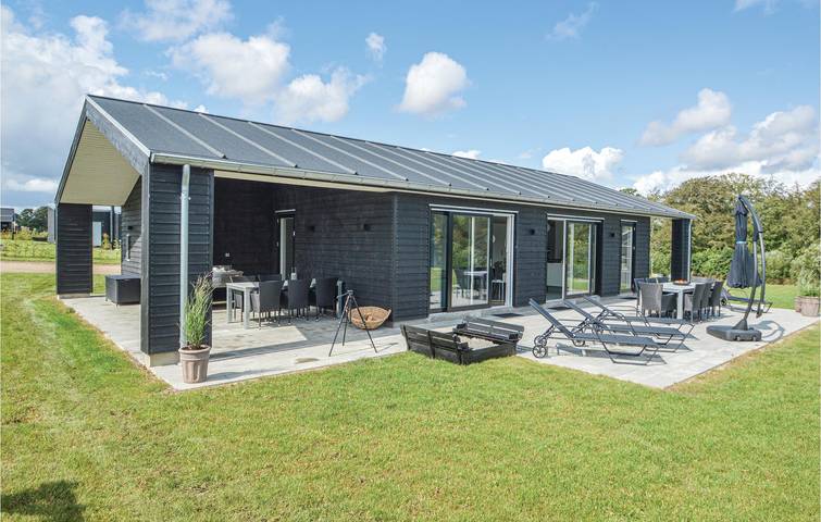 Ferienhaus für 8 Personen, mit Terrasse und Whirlpool sowie Garten in Kelstrup Strand