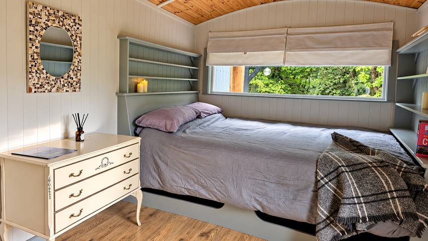 Cabaña de madera para 2 personas, con Jacuzzi además de Terraza y Jardín en Irlanda