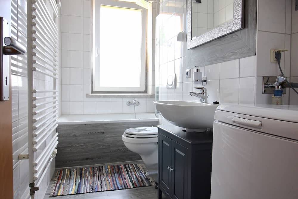 Ganze Wohnung, Neu! Stylisches City-Apartment *Netflix,Parkplatz,Bhf-nahe* in Cottbus, Lausitz