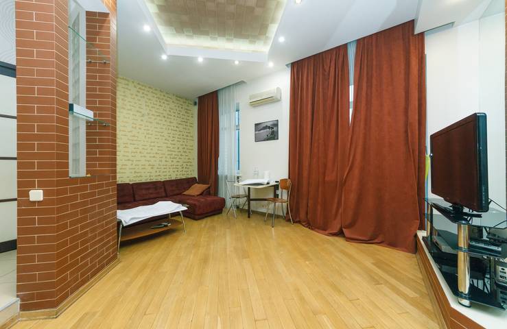 Ferienwohnung für 3 Personen, mit Balkon und Whirlpool in der Ukraine