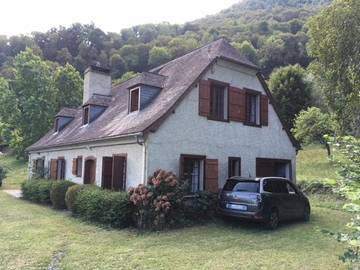 Gîte pour 10 personnes, avec jardin et vue à Saint-Savin (Hautes-Pyrénées)