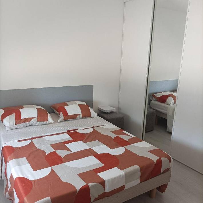 Gîte pour 4 personnes, avec Terrasse ainsi que Jardin et Vue à Saint-Maurice-sur-Aveyron - 3