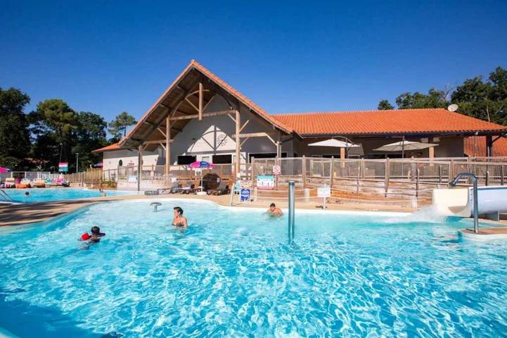 Camping pour 8 personnes, avec bassin pour enfant à Soulac-sur-Mer - 2