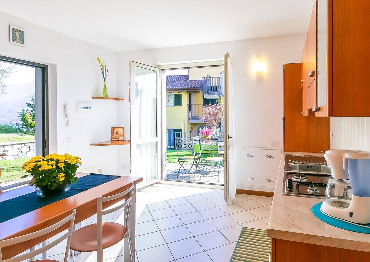 Appartement entier, Appartement de vacances pour 6 personnes avec jardin in Vercana, Commune de Vercana