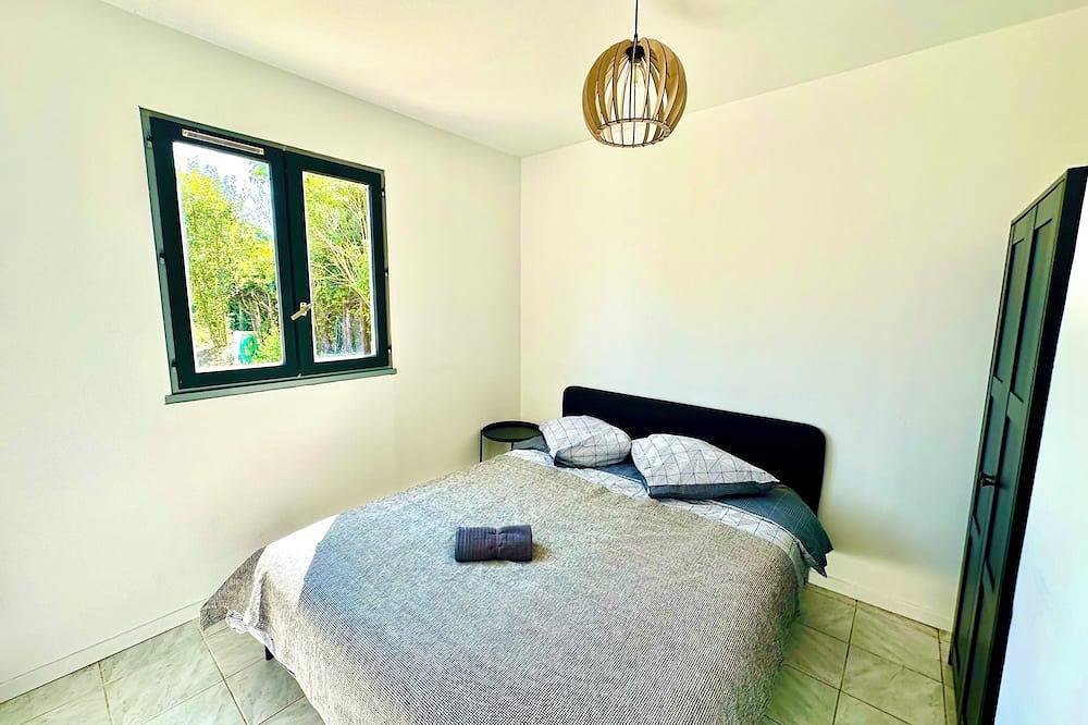 Vacation House in Quiet Village, Welcome to our 3 bedroom countryside retreet in Monnerville, Essonne