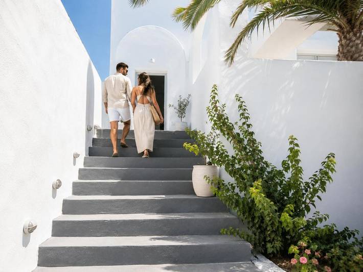 Chambre d’hôte pour 3 personnes, avec terrasse et piscine à Perissa - 2
