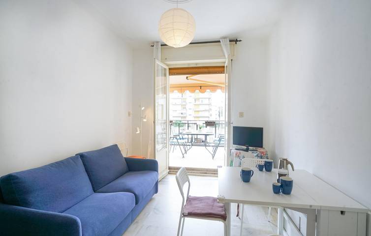 Appartement de vacances entier, Appartement moderne à 200m de l'Arma di Taggia avec terrasse in Taggia (City), Taggia