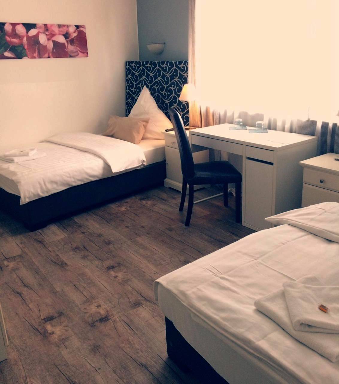 Family Room (2 Adults + 2 Children) in Heddernheim, Frankfurt nad Menem