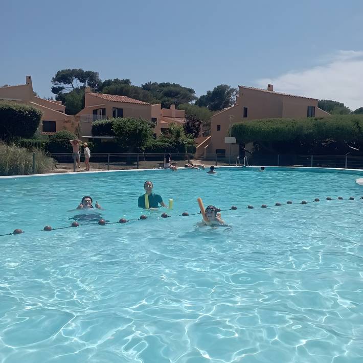 Appartement entier, Appartement « Gîte Capibay Les Herbes De Provence » avec piscine partagée, terrasse commune et Wi-Fi in Six-Fours-les-Plages, Côte méditerranéenne (France)