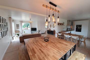 Location de vacances pour 15 personnes, avec terrasse et jardin, animaux acceptés à Plouégat-Moysan