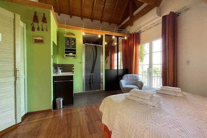 Appartement entier, Gîte Le Cocoon vue sur les montagnes in Estialescq, Béarn