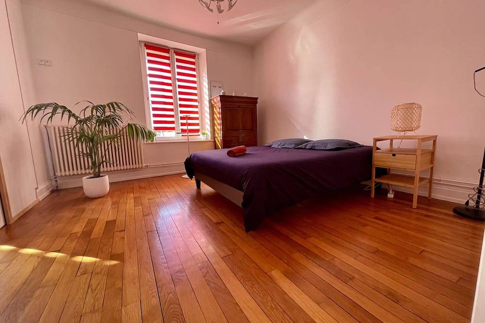 Apartamento entero, Encantador piso de 2 dormitorios en el centro de Vittel (aparcamiento gratuito) in Vittel, Neufchâteau