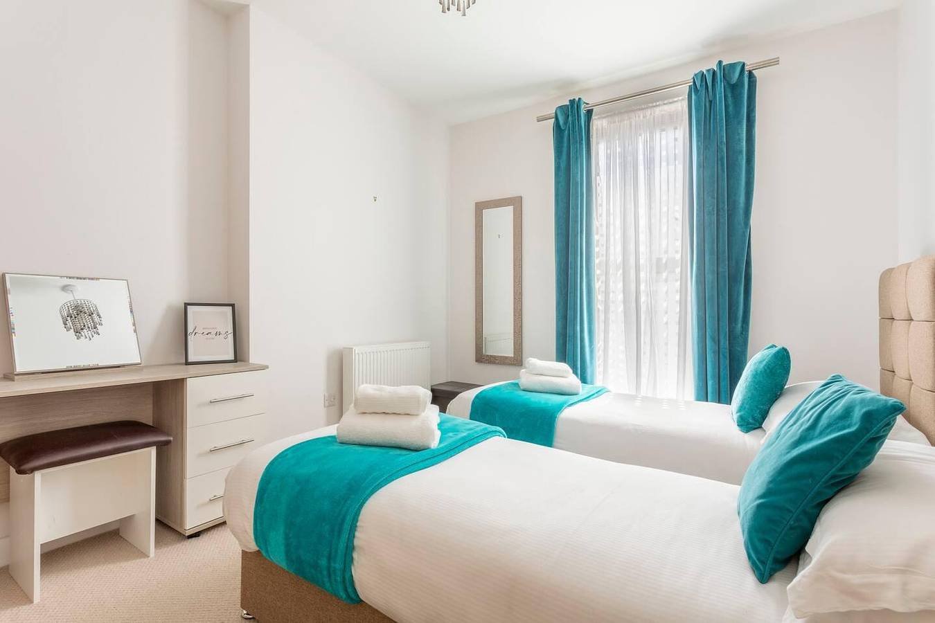 Entire holiday apartment, Castle Haven Sleeps 2 with Wifi in Surrey