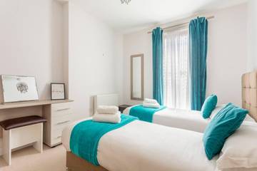 Holiday Apartment for 2 People in Surrey, South East England, Photo 4