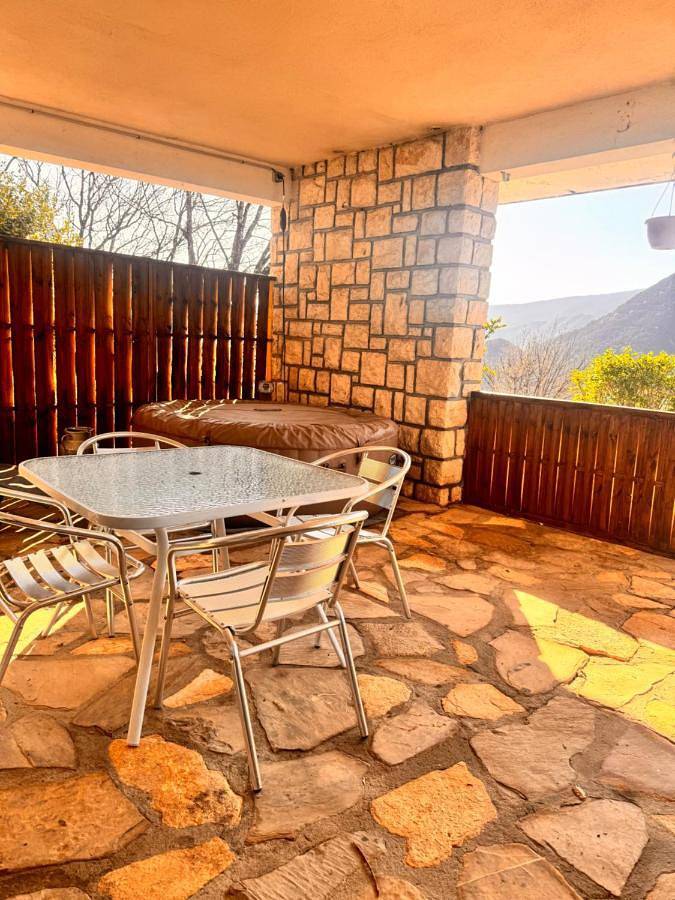 Gîte pour 2 personnes, avec jardin et vue, animaux acceptés dans Sigale