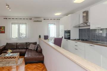 Villa per 4 Persone in Privlaka, Dalmazia, Foto 3