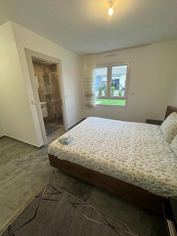 Four-Bedroom House in Esvres, Région de Tours