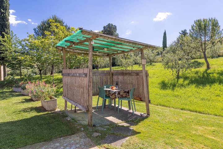 Entire apartment, Apartment 'Agriturismo Chianni - Two-Room Flat' with Pool, Private Terrace and Wi-Fi in Chianni, Etruscan Coast