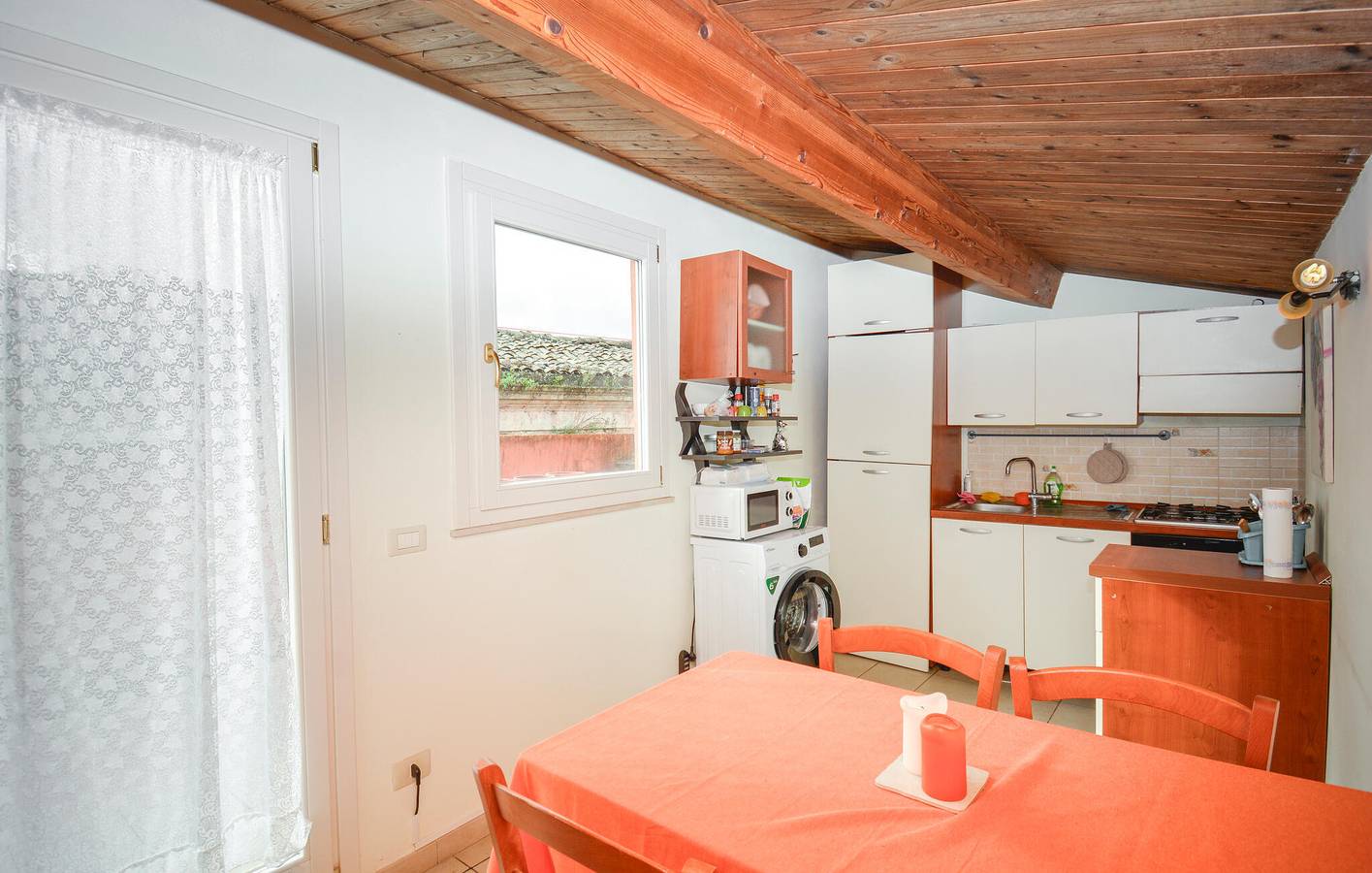 Cozy Apartment with Terrace & Parking, near Ragusa in Ragusa, Ragusa Province