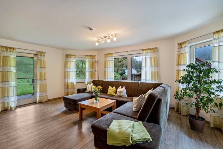 Geheel appartement, Appartement 'Ferienwohnung Frühlingsduft' met privéterras, gedeelde tuin en Wi-Fi in Winden im Elztal, Zuidelijk Zwarte Woud