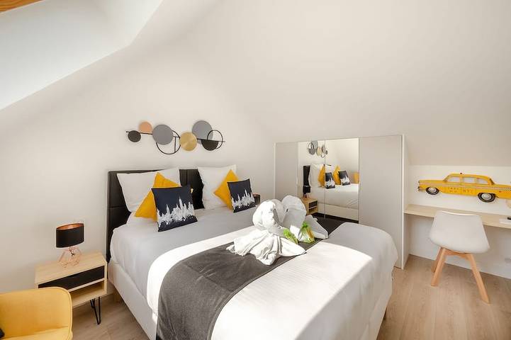 New York House in Villejust, Essonne