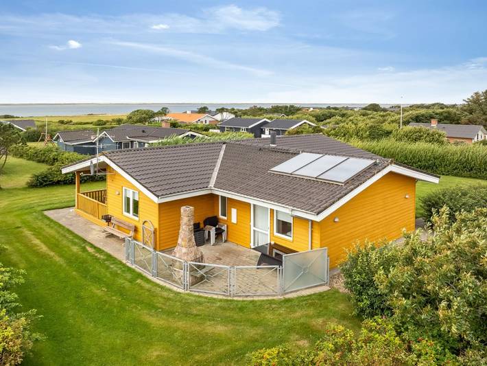 Ferienhaus für 8 Personen, mit Whirlpool und Terrasse sowie Sauna in Kærgården