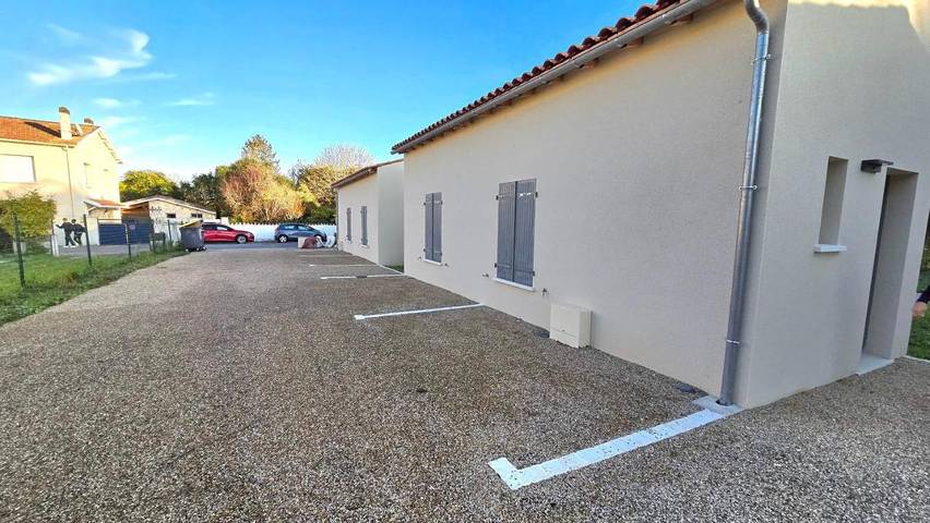 Gîte pour 2 personnes, avec vue et jardin à Jonzac - 3