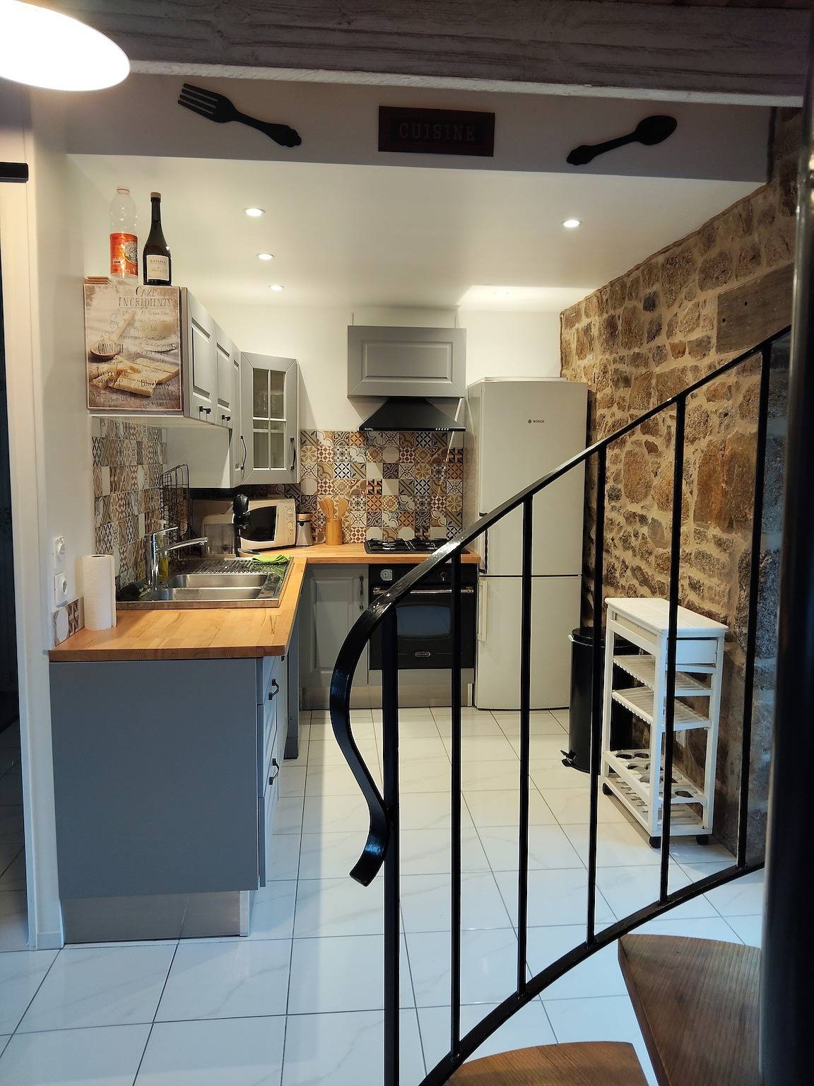 Maison Vintage de Kerlipot avec terrasse privée, jardin partagé et Wi-Fi à Ploubezre in Ploubezre, Ceinture Dorée