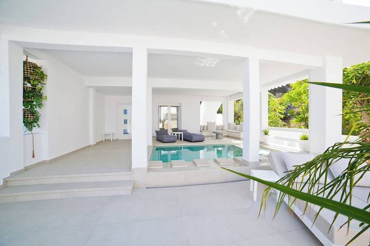 Gîte pour 3 personnes, avec balcon dans Panormos