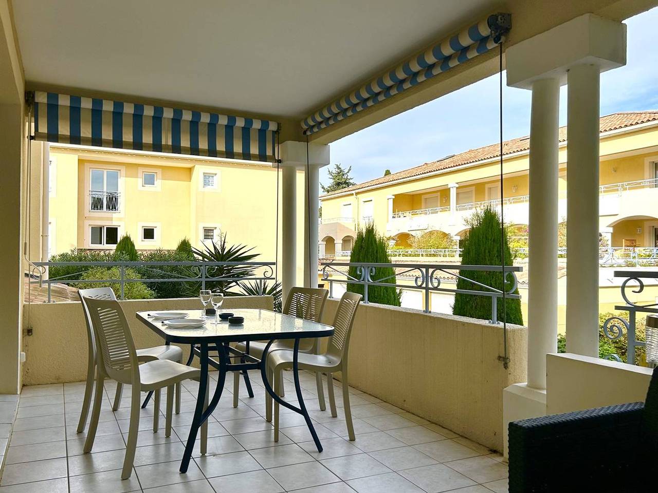 Appartamento intero, 2-room air-conditioned apartment with terrace and parking in Le Lavandou in Le Lavandou, Toulon e dintorni