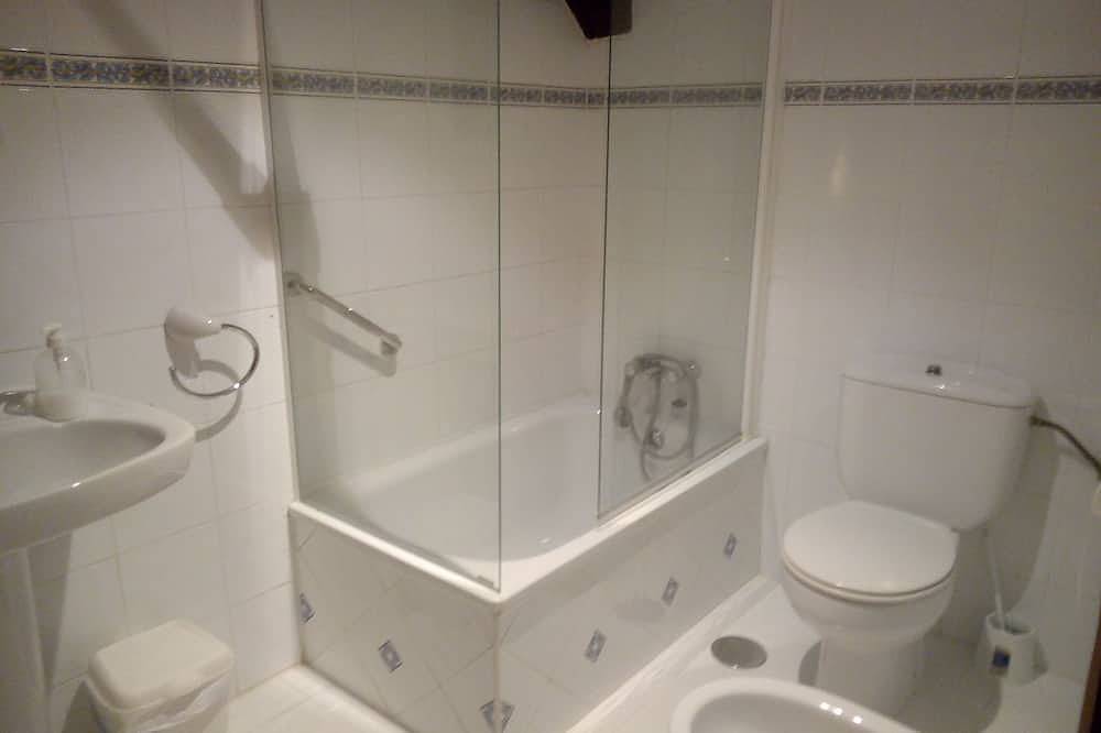 Apartamentos Padruno 5 para 2/4 personas in Alfoz de Lloredo, Costa de Cantabria