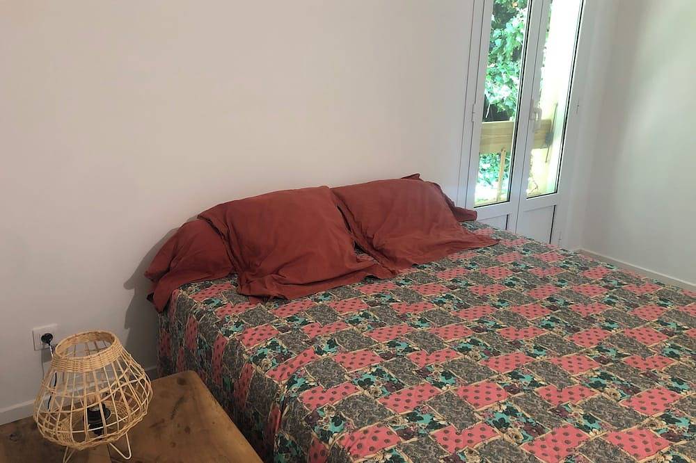 Appartement entier, Appartement T2 dans maison de village climatisé in Aullène, Parc naturel régional de Corse