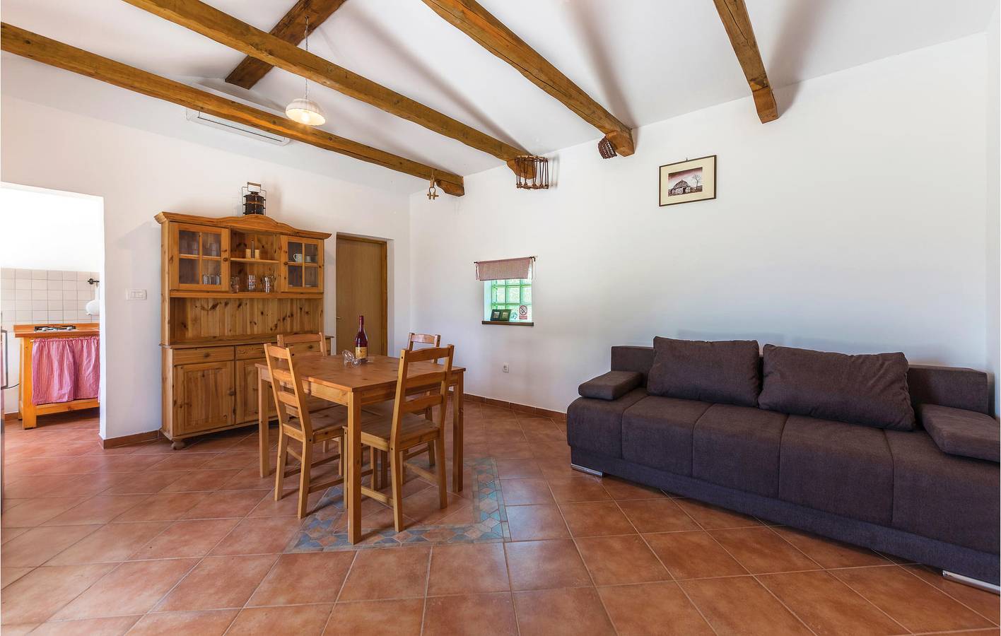 Reizende 2-Zimmer-Wohnung mit Pool, Terrasse und WLAN – 2 km vom Strand entfernt in Pula-Medulin, Pula