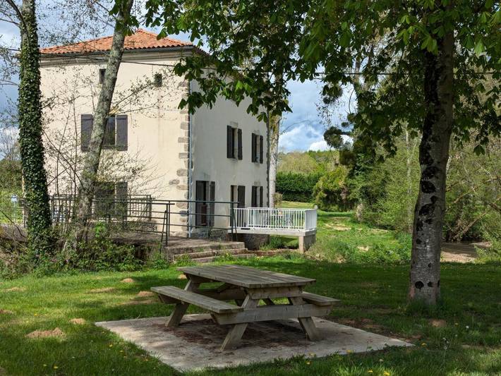 Gîte pour 6 personnes, avec jardin à Saint-Maurice-des-Lions