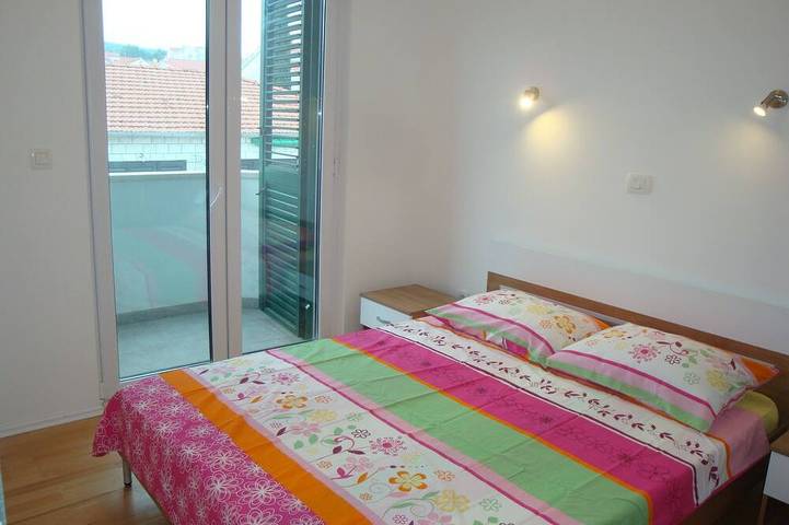 Appartamento intero, Appartamento di due stanze con balcone e vista mare San Pietro di Brazza - Supetar, Brazza - Brač in San Pietro di Brazza, Brac