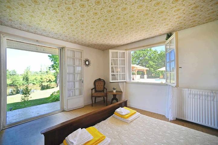 Location de vacances pour 13 personnes, avec terrasse et jardin à Sainte-Livrade-sur-Lot - 2