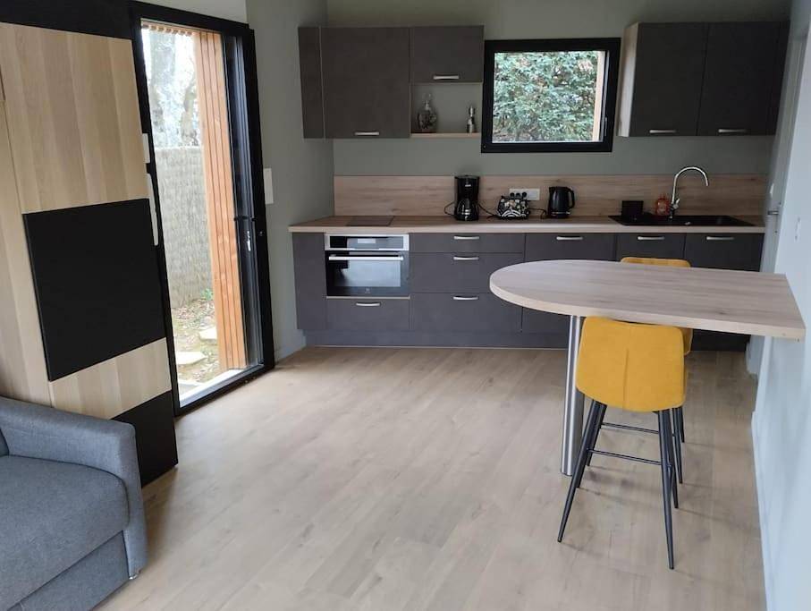 Appartement entier, One-Bedroom Apartment in Saint-Grégoire, Région de Rennes