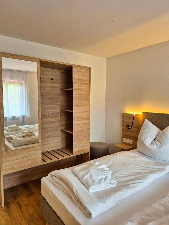 Ferienhaus für 2 Personen, mit Balkon und Terrasse sowie Ausblick und Seeblick in Unterfranken - 4