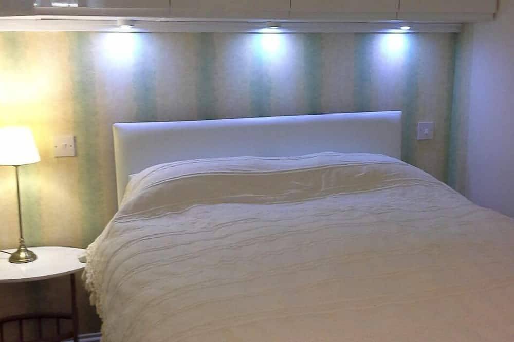 Templars Cottage - sleeps 2 guests in 1 bedroom in Tweedmouth, Northumberland