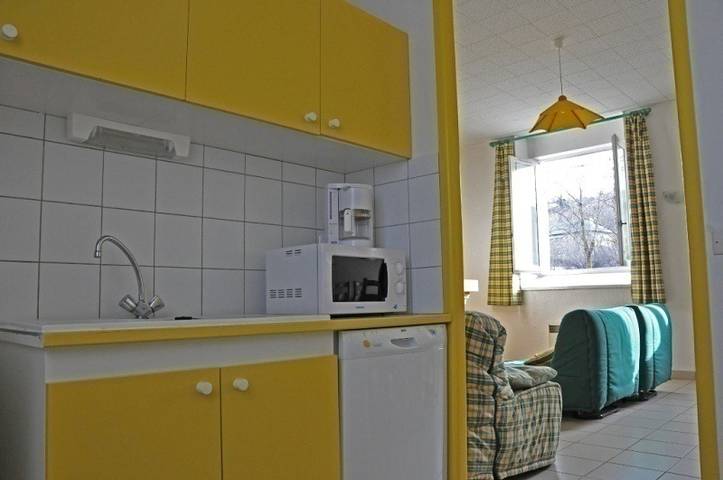 Gîte avec parking, laveuse et terrasse in Courgoul, Parc naturel régional des Volcans d'Auvergne