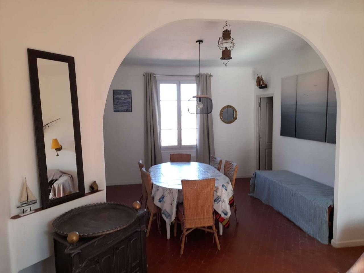 Entire apartment, Bright apartment - 8 guests, close to beach in Hyeres, Mediterranean Coast (France)