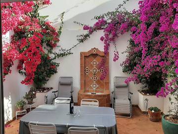 Casa de huéspedes para 4 personas, con jardín y balcón en Olhão