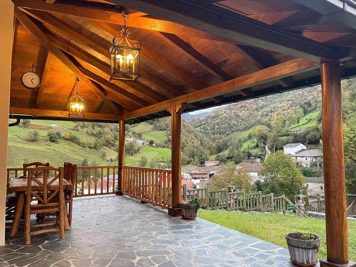 Los Diales in Cangas del Narcea, Parque Natural de las Fuentes del Narcea, Degaña e Ibias