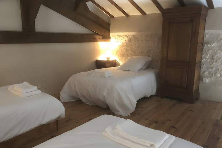 Gîte pour 6 personnes, avec jardin et piscine à Le Garn - 4